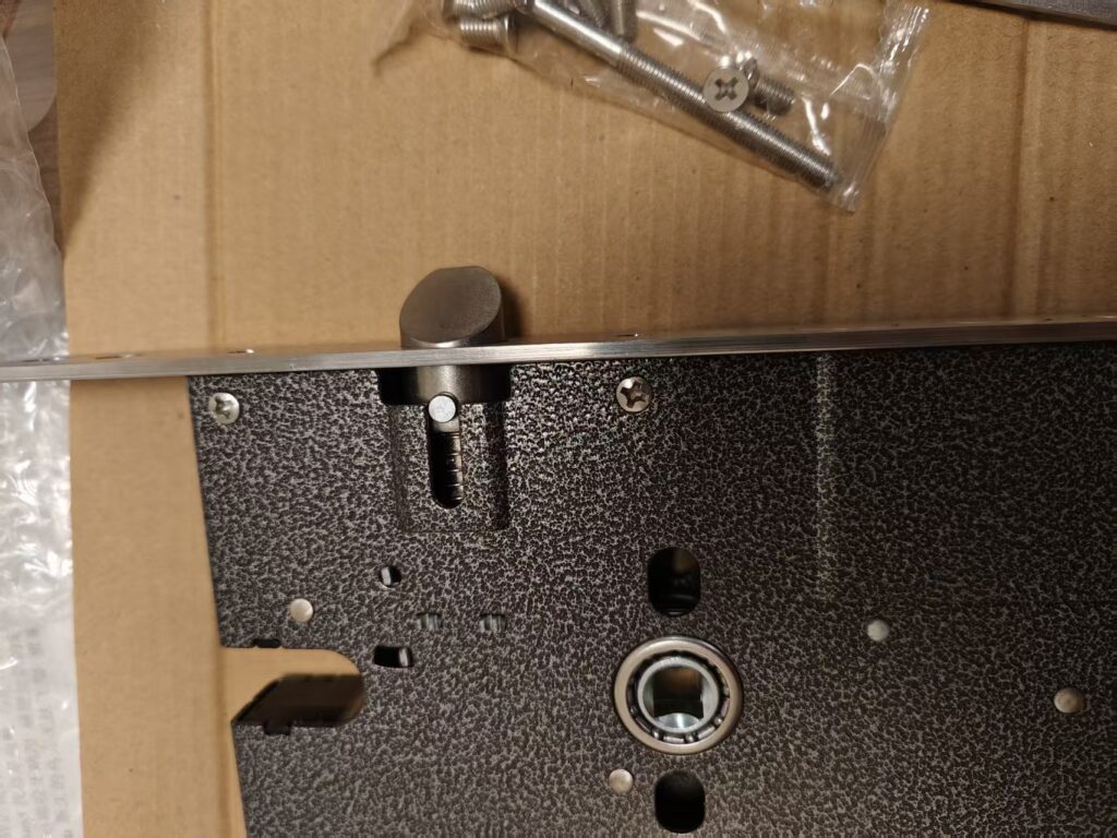 6085 28*300mm Russian Mortise Lock Body