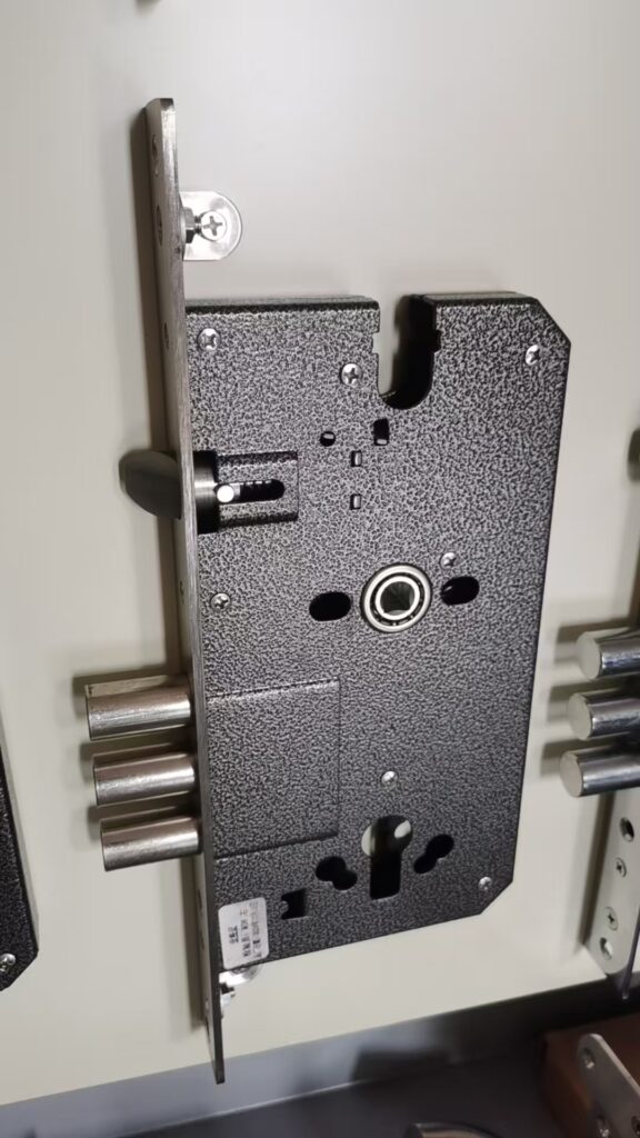 6085 28*300mm Russian Mortise Lock Body