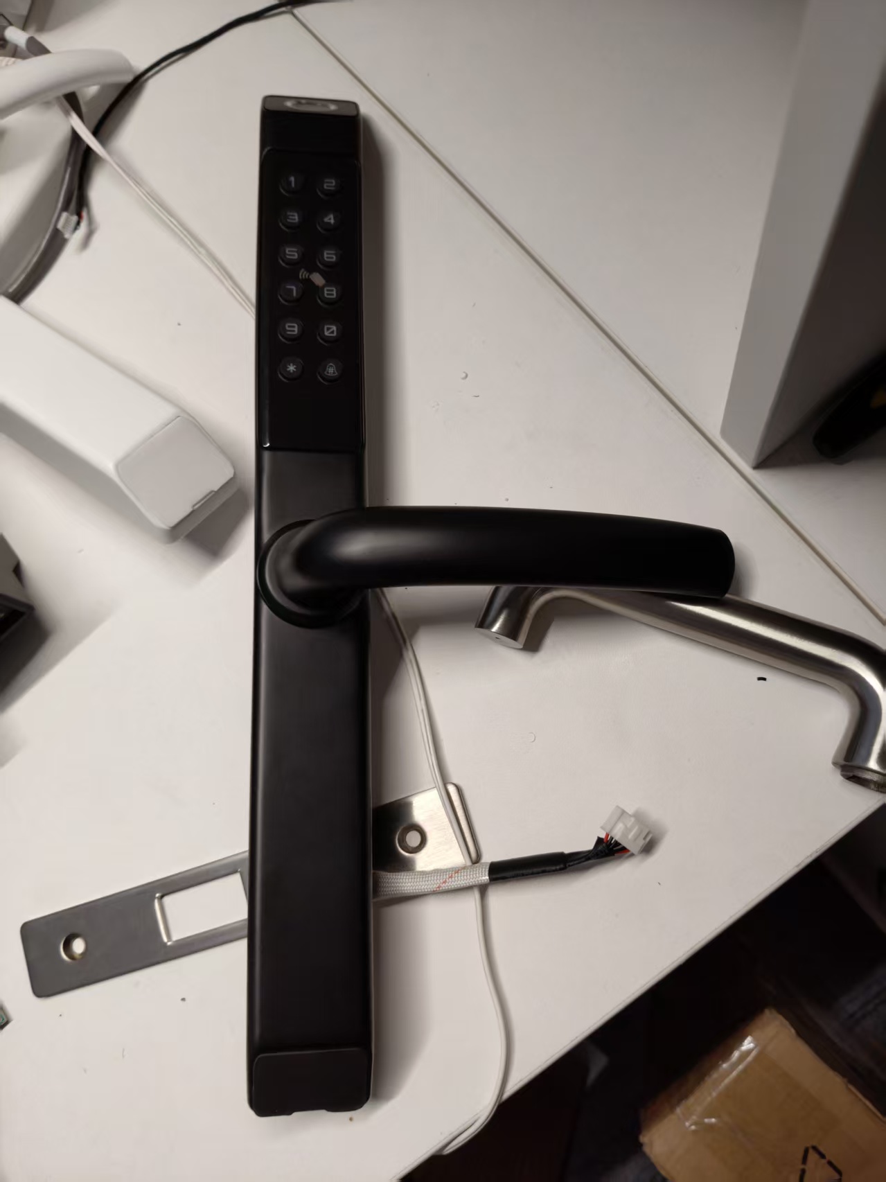 White ttlock tuya Smart UPVC Sliding door lock - 图片 8